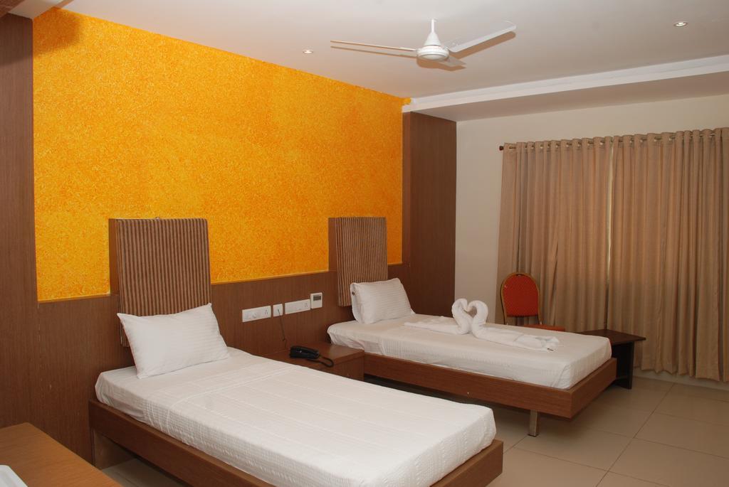 Hotel Pla Amrith Inn Tiruchirappalli Exterior photo