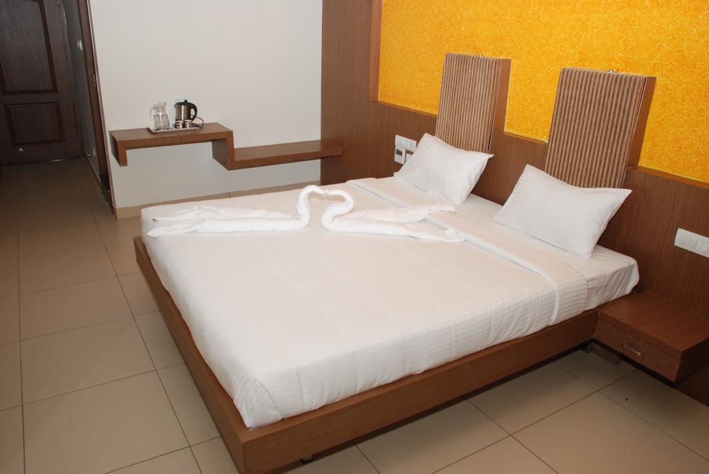 Hotel Pla Amrith Inn Tiruchirappalli Exterior photo