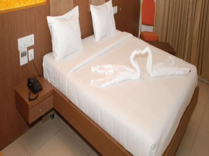 Hotel Pla Amrith Inn Tiruchirappalli Exterior photo